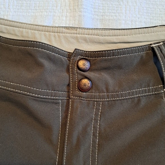 Athleta women's size medium olive skirt with stretch - Picture 5 of 6